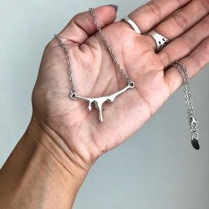 Silver drip necklace